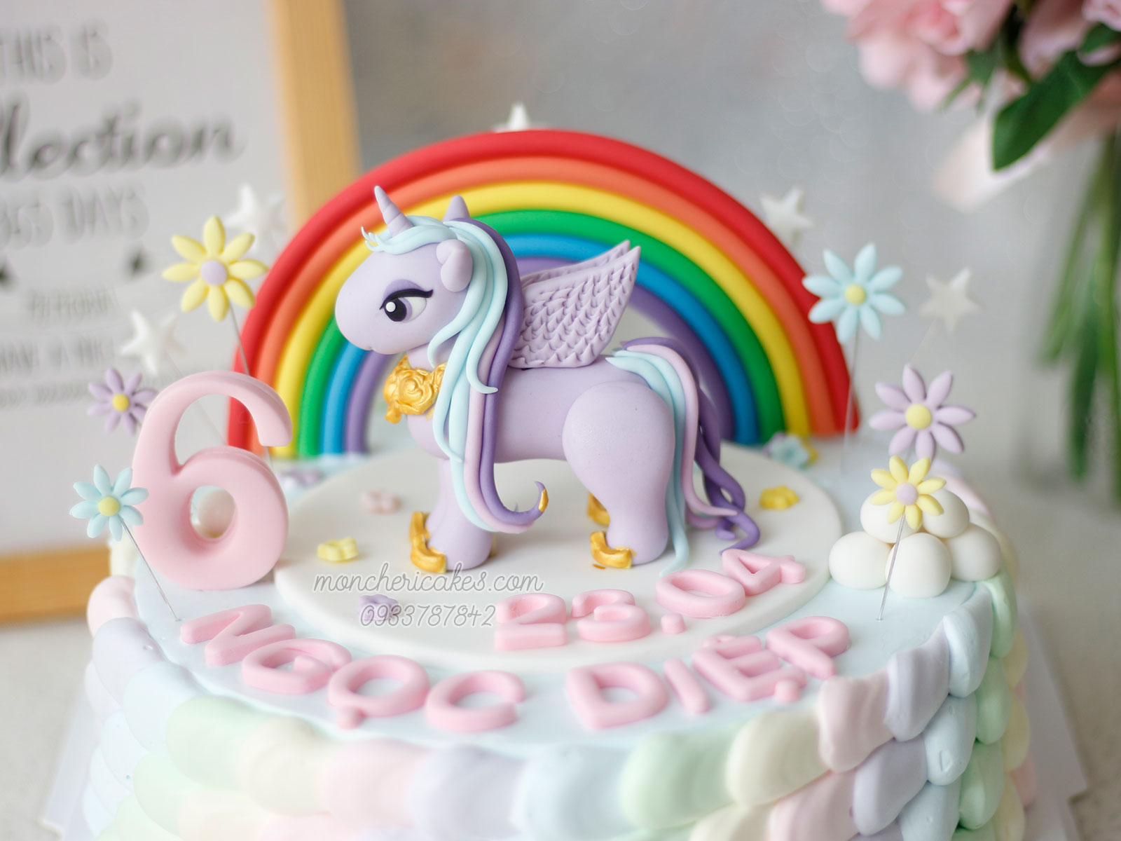 Hãy đến và xem hình ảnh của chúng tôi về một chiếc bánh sinh nhật đầy vui nhộn và ngộ nghĩnh với hình ảnh ngựa Pony đáng yêu! Nó sẽ khiến bất kỳ ai cũng cười đầy thích thú.